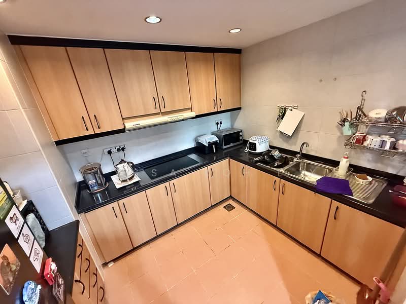 Palm Gardens, 2D Hong San Walk, 2 Bedrooms, 958 sqft, Condominium For Sale, by Alyssa Koh L X, 500149397 - Kitchen - PropertyGuru.com.sg