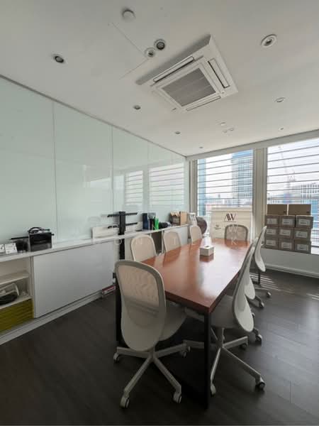 The Central, 6 Eu Tong Sen Street, 872 sqft, Office For Sale, by Eugene Ow Boon Teck, 500149409 - CommercialGuru.com.sg