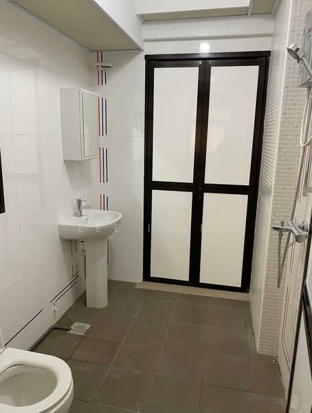 995C Buangkok Crescent, 995C Buangkok Crescent, 1 Bedroom, 506 sqft, HDB Flat For Rent, by Lee Irene, 500149417 - Bathroom - PropertyGuru.com.sg