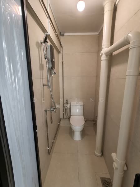 30 Jalan Klinik, 30 Jalan Klinik, 2 Bedrooms, 624 sqft, HDB Flat For Rent, by Dennis Ng 吴伟强, 500149423 - Bathroom - PropertyGuru.com.sg