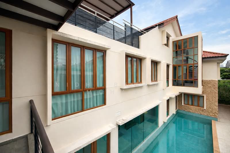 Renovated Baliness Style Home; 1KM Henry Park, Near Near 3 MRTs, Holland, Moonbeam, Greenleaf, Mt Sinai, 6 Bedrooms, 6,017 sqft, Detached House For Sale, by Nidhi Belani Mohan, 500149430 - Exterior - PropertyGuru.com.sg