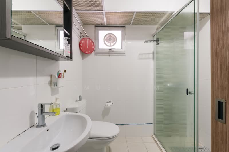 408C Northshore Drive, 408C Northshore Drive, 3 Bedrooms, 1,011 sqft, HDB Flat For Sale, by Samuel Sim, 500149434 - Bathroom - PropertyGuru.com.sg
