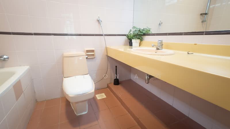 Avon Park, 1 Youngberg Terrace, 3 Bedrooms, 1,270 sqft, Condominium For Sale, by Wilson Ang, 500149436 - Bathroom - PropertyGuru.com.sg