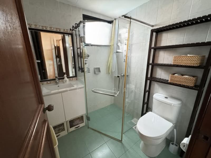 The Merasaga, 27 Jalan Merah Saga, 3 Bedrooms, 1,367 sqft, Condominium For Sale, by Eric Gan, 500149460 - Common Bathroom - PropertyGuru.com.sg