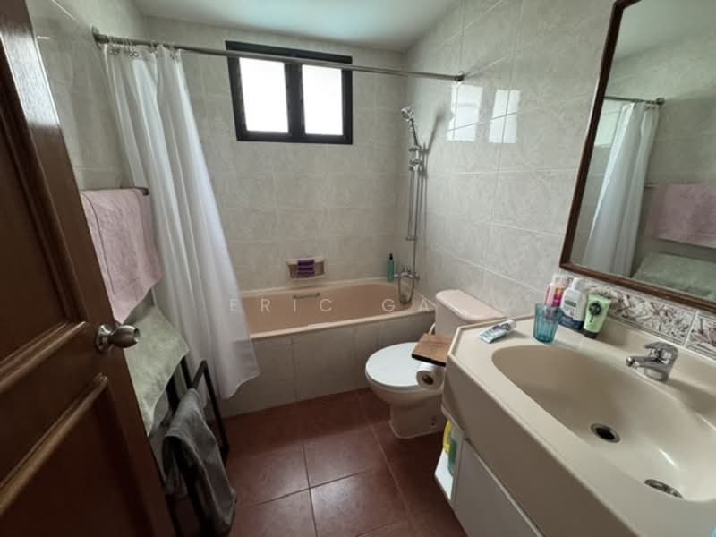 The Merasaga, 27 Jalan Merah Saga, 3 Bedrooms, 1,367 sqft, Condominium For Sale, by Eric Gan, 500149460 - Master Bathroom - PropertyGuru.com.sg