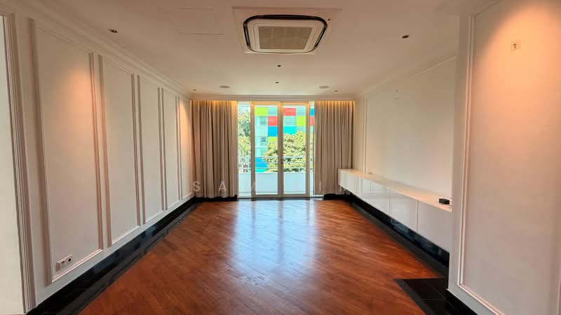 The Hermitage, 2 Sarkies Road, 2 Bedrooms, 850 sqft, Apartment For Sale, by Sam Lim, 500149461 - Living Room - PropertyGuru.com.sg