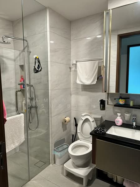 Normanton Park, 49 Normanton Park, 4 Bedrooms, 2,110 sqft, Cluster House For Sale, by Ramanathan Subbiah, 500149482 - Bathroom - PropertyGuru.com.sg