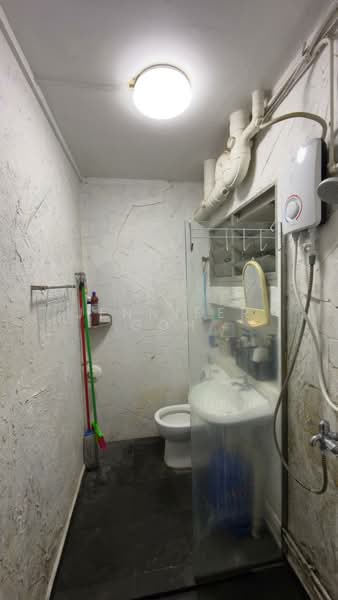 706 Jurong West Street 71, 706 Jurong West Street 71, Room Rental, 120 sqft, HDB Flat For Rent, by Jennifer Goh, 500149489 - Bathroom - PropertyGuru.com.sg
