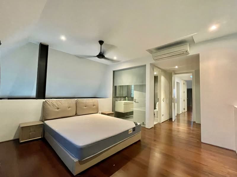 Well-maintained, freehold detached with pool and lift!, Changi Road, 5 Bedrooms, 4,364 sqft, Detached House For Sale, by Yong Yi Xin, 500149504 - Bedroom - PropertyGuru.com.sg