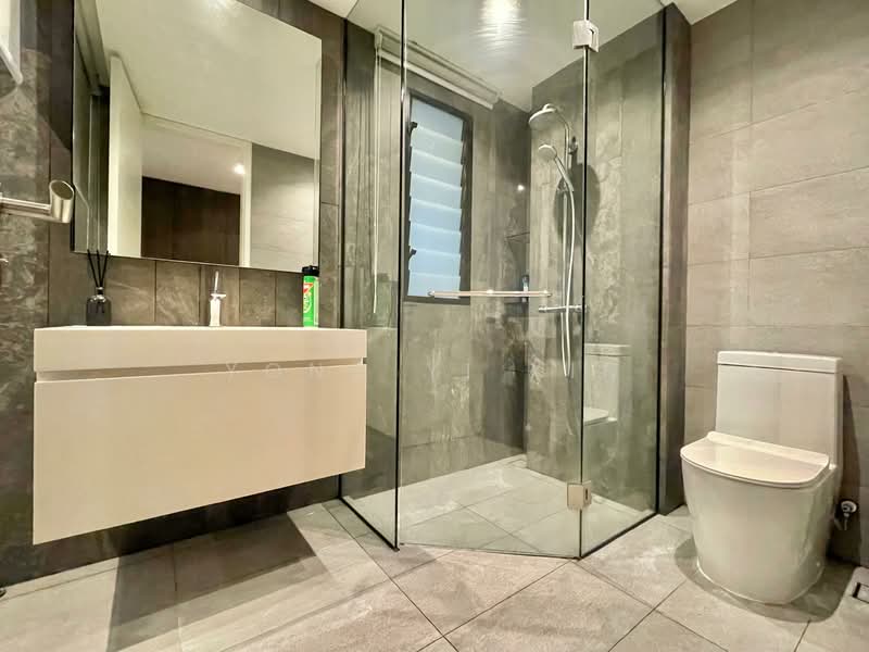Well-maintained, freehold detached with pool and lift!, Changi Road, 5 Bedrooms, 4,364 sqft, Detached House For Sale, by Yong Yi Xin, 500149504 - Bathroom - PropertyGuru.com.sg