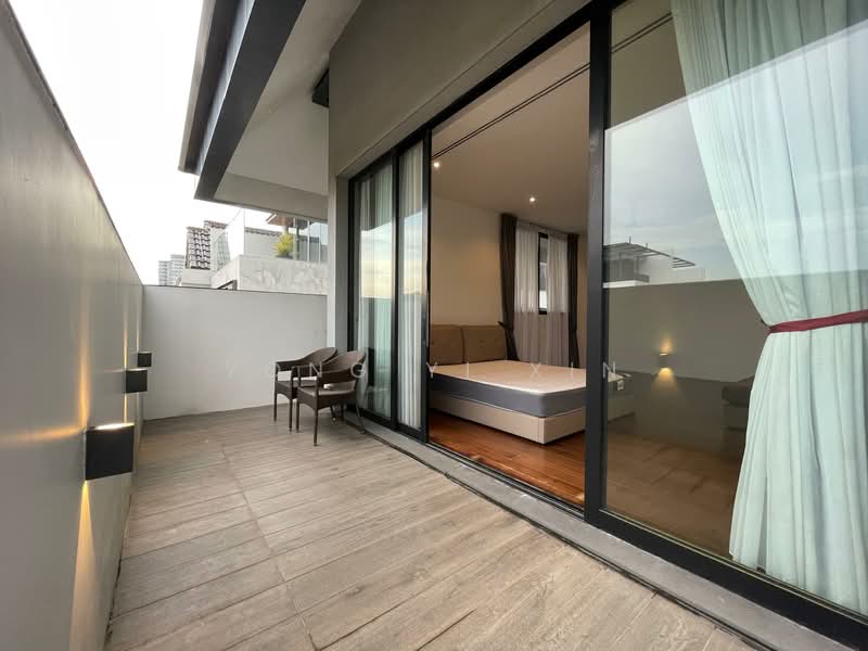 Well-maintained, freehold detached with pool and lift!, Changi Road, 5 Bedrooms, 4,364 sqft, Detached House For Sale, by Yong Yi Xin, 500149504 - Bedroom - PropertyGuru.com.sg