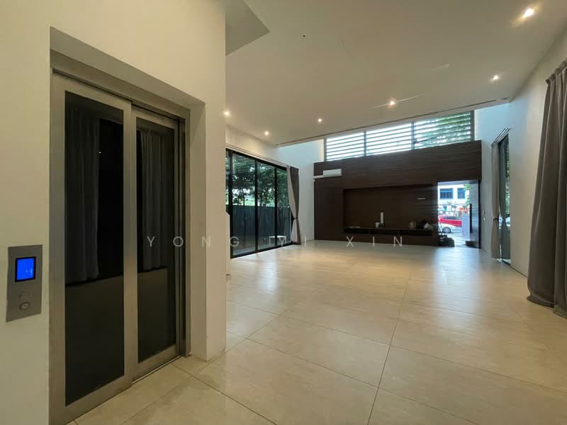 Well-maintained, freehold detached with pool and lift!, Changi Road, 5 Bedrooms, 4,364 sqft, Detached House For Sale, by Yong Yi Xin, 500149504 - Living Room - PropertyGuru.com.sg