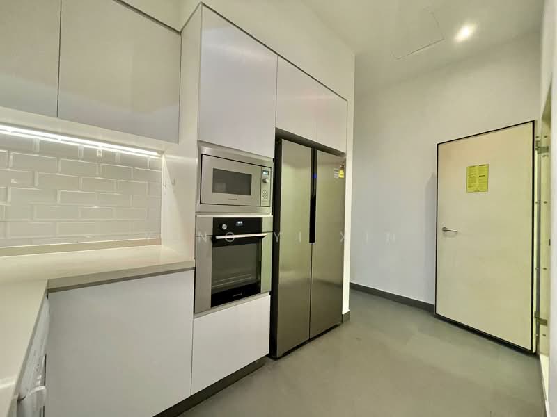 Well-maintained, freehold detached with pool and lift!, Changi Road, 5 Bedrooms, 4,364 sqft, Detached House For Sale, by Yong Yi Xin, 500149504 - Kitchen - PropertyGuru.com.sg