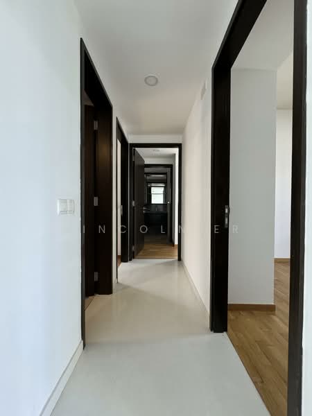 The Inflora, 53 Flora Drive, 3 Bedrooms, 1,034 sqft, Condominium For Rent, by Lincoln Er, 500149559 - Corridor - PropertyGuru.com.sg