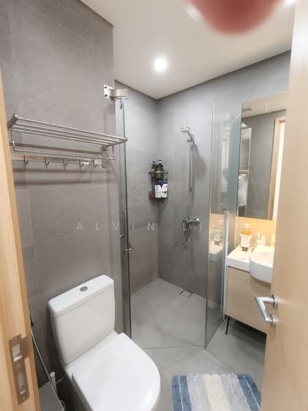 Sixth Avenue Centre, 805 Bukit Timah Road, 2 Bedrooms, 732 sqft, Apartment For Rent, by Alvin Lim, 500149560 - Bathroom - PropertyGuru.com.sg