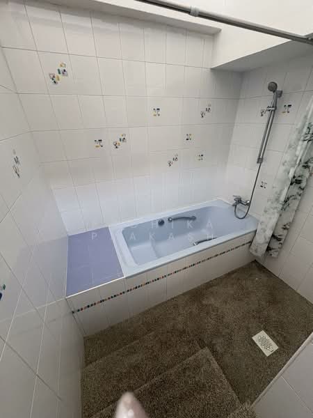 The Draycott, 50 Draycott Park, 3 Bedrooms, 2,626 sqft, Condominium For Sale, by Radhika Prakash, 500149562 - Bathroom - PropertyGuru.com.sg