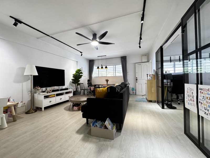 269 Tampines Street 21, 269 Tampines Street 21, 3 Bedrooms, 1,119 sqft, HDB Flat For Sale, by Benjamin Lee, 500149566 - Living Room - PropertyGuru.com.sg