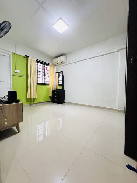 126 Yishun Street 11, 126 Yishun Street 11, 2 Bedrooms, 721 sqft, HDB Flat For Sale, by Deny Gunady, 500149571 - Interior - PropertyGuru.com.sg