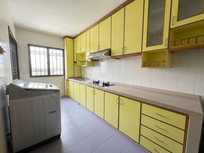 194 Rivervale Drive, 194 Rivervale Drive, 3 Bedrooms, 979 sqft, HDB Flat For Sale, by Taedra Lee, 500149576 - Kitchen - PropertyGuru.com.sg