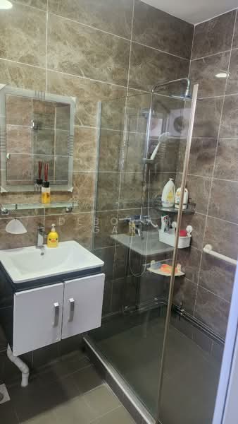 134 Teck Whye Lane, 134 Teck Whye Lane, 4 Bedrooms, 1,561 sqft, HDB Flat For Sale, by Deborah Gan, 500149585 - Bathroom - PropertyGuru.com.sg