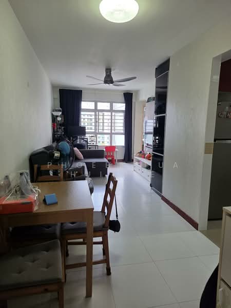 450A Sengkang West Way, 450A Sengkang West Way, 2 Bedrooms, 721 sqft, HDB Flat For Sale, by Phoebe Pua Hui Bee, 500149587 - Living Room - PropertyGuru.com.sg