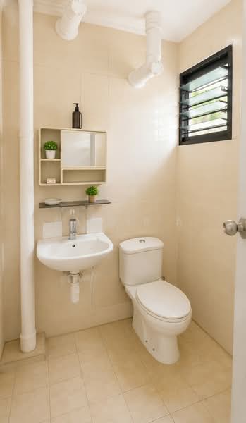 711 Yishun Avenue 5, 711 Yishun Avenue 5, 2 Bedrooms, 721 sqft, HDB Flat For Sale, by Nasser A L, 500149590 - Master Bathroom - PropertyGuru.com.sg