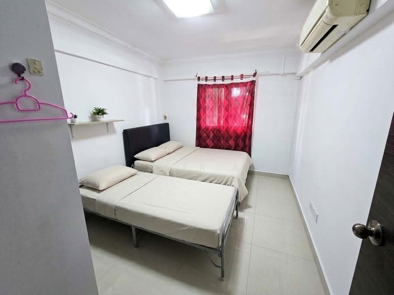 711 Yishun Avenue 5, 711 Yishun Avenue 5, Sembawang / Yishun, 2 Bedrooms, 721 sqft, HDB Flat For Sale, by Nasser A L, 500149590 - Bedroom - PropertyGuru.com.sg