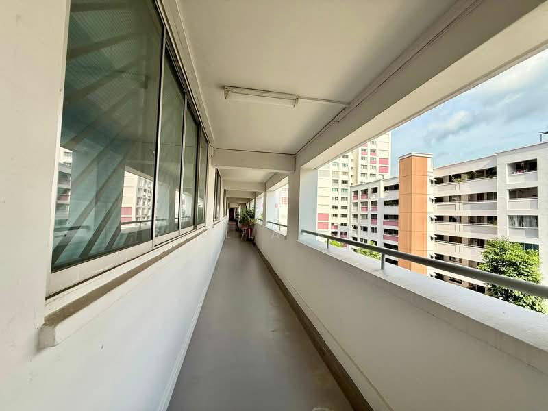 177 Bishan Street 13, 177 Bishan Street 13, 3 Bedrooms, 1,109 sqft, HDB Flat For Sale, by Stella Koh, 500149601 - Corridor - PropertyGuru.com.sg