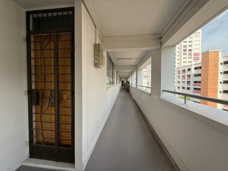 177 Bishan Street 13, 177 Bishan Street 13, 3 Bedrooms, 1,109 sqft, HDB Flat For Sale, by Stella Koh, 500149601 - Corridor - PropertyGuru.com.sg