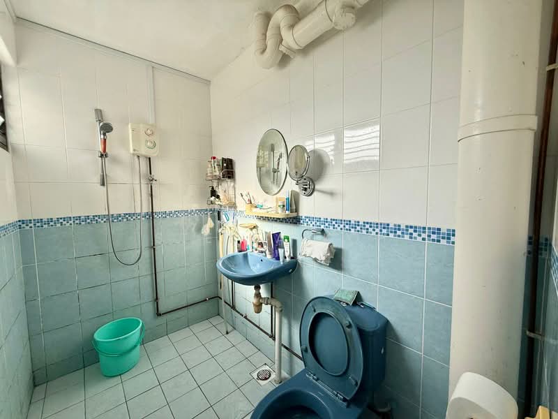 177 Bishan Street 13, 177 Bishan Street 13, 3 Bedrooms, 1,109 sqft, HDB Flat For Sale, by Stella Koh, 500149601 - Bathroom - PropertyGuru.com.sg
