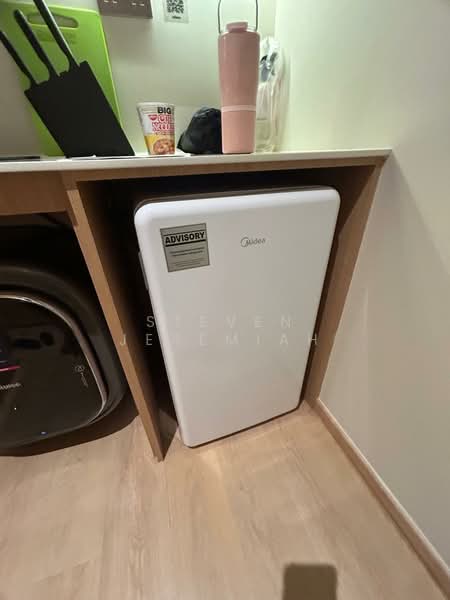 Orchard Coliwoo, , Studio, 250 sqft, Apartment For Rent, by Steven Jeremiah, 500149617 -  Mini Fridge - PropertyGuru.com.sg
