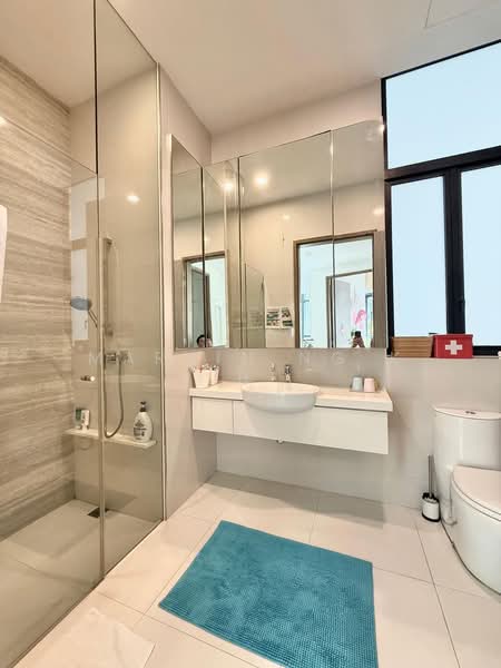 d'Leedon (Former Farrer Court), 11 Leedon Heights, 3 Bedrooms, 4,080 sqft, Condominium For Rent, by Marvin Ng K H, 500149620 - Bathroom - PropertyGuru.com.sg