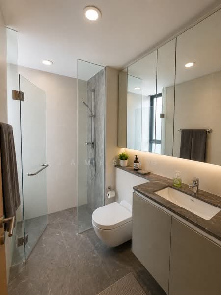 The Gale, 64 Flora Road, 3 Bedrooms, 1,152 sqft, Condominium For Rent, by James Ng, 500149624 - Bathroom - PropertyGuru.com.sg