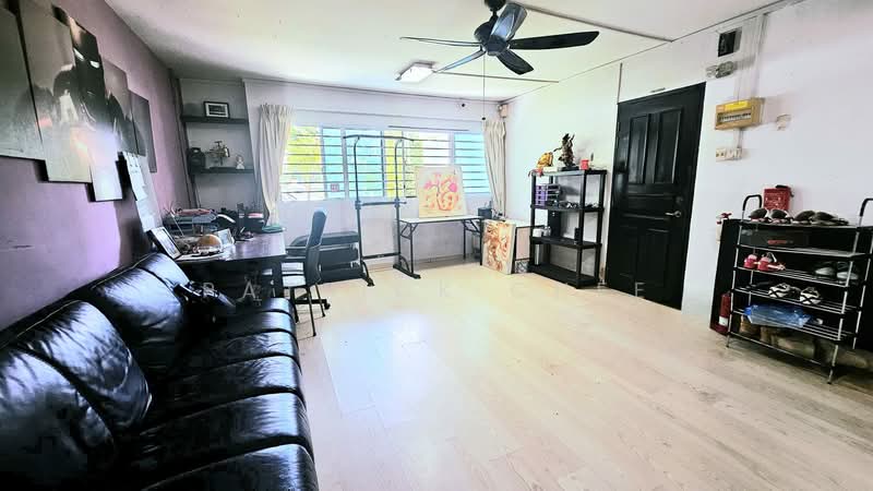 138 Potong Pasir Avenue 3, 138 Potong Pasir Avenue 3, 3 Bedrooms, 1,195 sqft, HDB Flat For Sale, by Patrick Chee, 500149625 - Living Room - PropertyGuru.com.sg