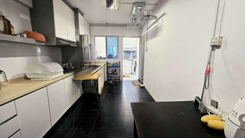138 Potong Pasir Avenue 3, 138 Potong Pasir Avenue 3, 3 Bedrooms, 1,195 sqft, HDB Flat For Sale, by Patrick Chee, 500149625 - Kitchen - PropertyGuru.com.sg