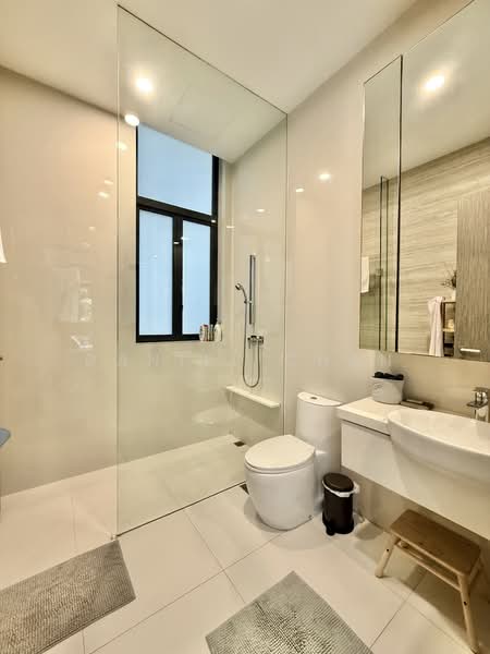 d'Leedon (Former Farrer Court), 11 Leedon Heights, 4 Bedrooms, 4,048 sqft, Condominium For Rent, by Daniel Chan, 500149631 - Bathroom - PropertyGuru.com.sg