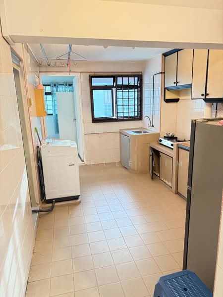 12 Holland Avenue, 12 Holland Avenue, 2 Bedrooms, 699 sqft, HDB Flat For Rent, by Michelle Lim, 500149636 - Kitchen - PropertyGuru.com.sg