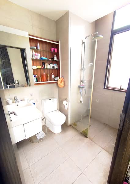 Neem Tree, 30 Jalan Kemaman, 2 Bedrooms, 710 sqft, Apartment For Sale, by Darren Lim, 500149646 - Bathroom - PropertyGuru.com.sg