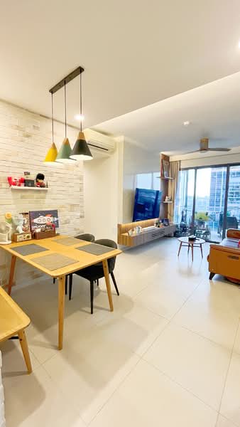 Twin VEW, 93 West Coast Vale, 3 Bedrooms, 1,055 sqft, Condominium For Sale, by Adel Goh 吴慧芬, 500149656 - Living Room - PropertyGuru.com.sg