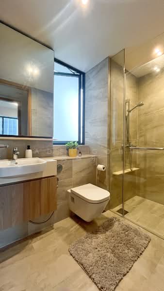 Twin VEW, 93 West Coast Vale, 3 Bedrooms, 1,055 sqft, Condominium For Sale, by Adel Goh 吴慧芬, 500149656 - Bathroom - PropertyGuru.com.sg