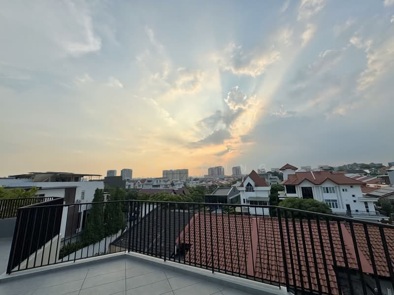 ⭐️⭐️LANDED7772@ $2,0xx psf Great Value Freehold 3.5 Sty Semi Detached Brand Ne walk to Kembangan MRT, Waringin Senang Kembangan, 6 Bedrooms, 7,094 sqft, Semi-Detached House For Sale, by Ivan Chng, 500149665 - Roof Terrace - PropertyGuru.com.sg