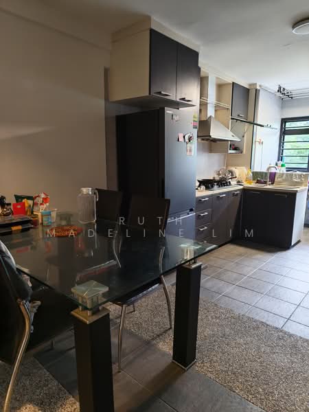 305 Clementi Avenue 4, 305 Clementi Avenue 4, 2 Bedrooms, 882 sqft, HDB Flat For Sale, by Ruth Madeline Lim, 500149676 - Kitchen - PropertyGuru.com.sg