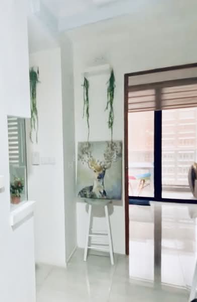 Parc Centros, 82 Punggol Central, 3 Bedrooms, 990 sqft, Condominium For Sale, by Eric Chan 陳鴻運, 500149678 - Entrance Foyer - PropertyGuru.com.sg