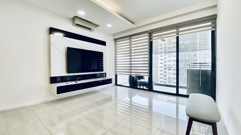 Parc Centros, 82 Punggol Central, 3 Bedrooms, 990 sqft, Condominium For Sale, by Eric Chan 陳鴻運, 500149678 - Living Room - PropertyGuru.com.sg