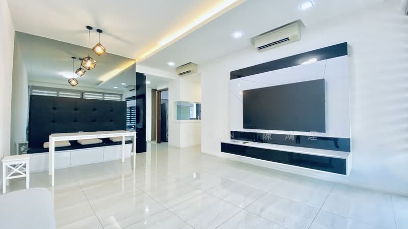 Parc Centros, 82 Punggol Central, 3 Bedrooms, 990 sqft, Condominium For Sale, by Eric Chan 陳鴻運, 500149678 - Living Room - PropertyGuru.com.sg