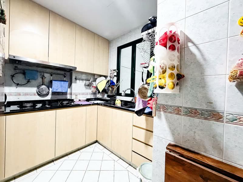 Hillview Green, 67 Hume Avenue, 3 Bedrooms, 1,281 sqft, Condominium For Sale, by Kesinee Kess, 500149681 - Kitchen - PropertyGuru.com.sg