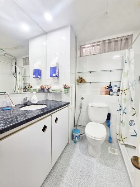 The Tanamera, 3 Tanah Merah Kechil Road, 2 Bedrooms, 958 sqft, Condominium For Sale, by Jay Lee, 500149696 - Bathroom - PropertyGuru.com.sg