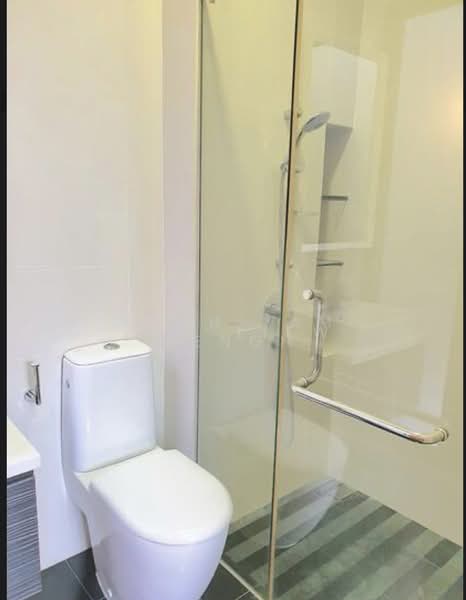 RV Edge, 2 Shanghai Road, 2 Bedrooms, 667 sqft, Condominium For Rent, by Zac Liew, 500149708 - Bathroom - PropertyGuru.com.sg
