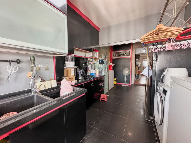 111 Bukit Purmei Road, 111 Bukit Purmei Road, 3 Bedrooms, 1,119 sqft, HDB Flat For Sale, by Aloysius Thomas Tan, 500149713 - Kitchen - PropertyGuru.com.sg