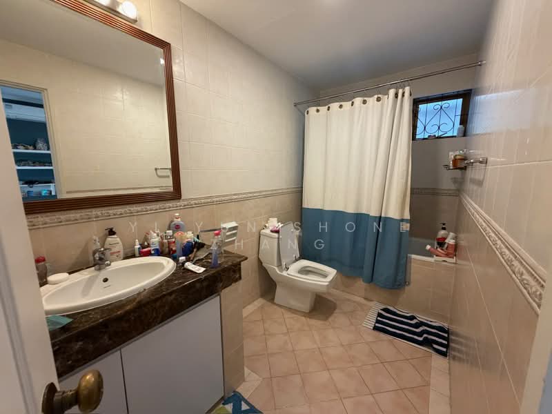 5 Jalan Lim Tai See, Sixth Avenue MRT, Holland Road, Coronation Road West, Namely, Bukit Timah Road, Bukit Timah Road, 5 Bedrooms, 6,000 sqft, Bungalow House For Rent, by Yi Yun Shone Zhang, 500149715 - Bathroom - PropertyGuru.com.sg